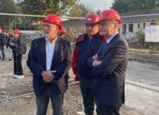 Visite officielle du chantier de démolition de la résidence Les Acacias à Arras
