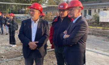 Visite officielle du chantier de démolition de la résidence Les Acacias à Arras