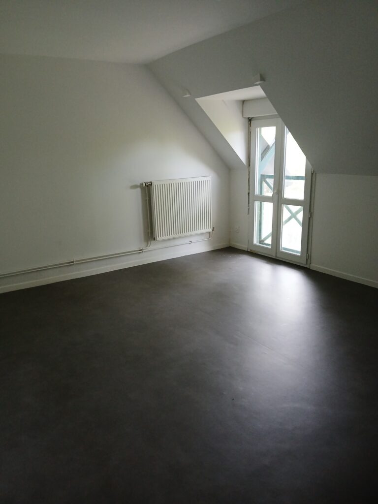 MAISON SUR CROISILLES