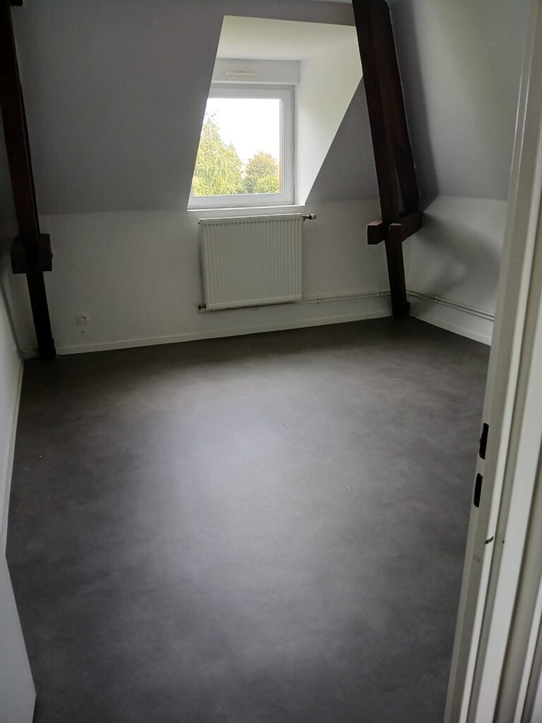 MAISON SUR CROISILLES
